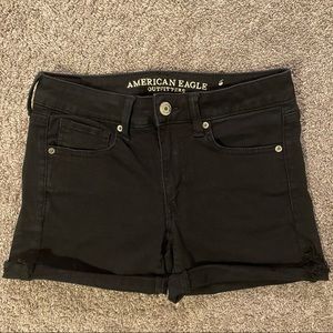 American Eagle shorts 🖤